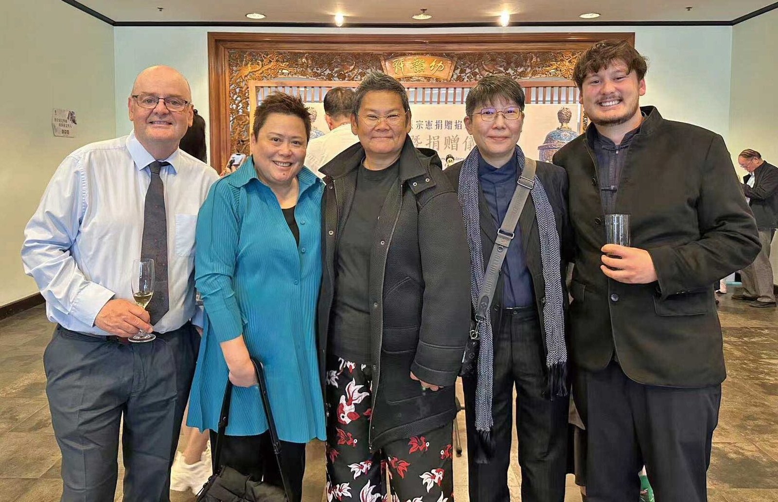 馬保羅、蘇富比李佳、鄭禕、張岱、馬至樂參加捐贈儀式