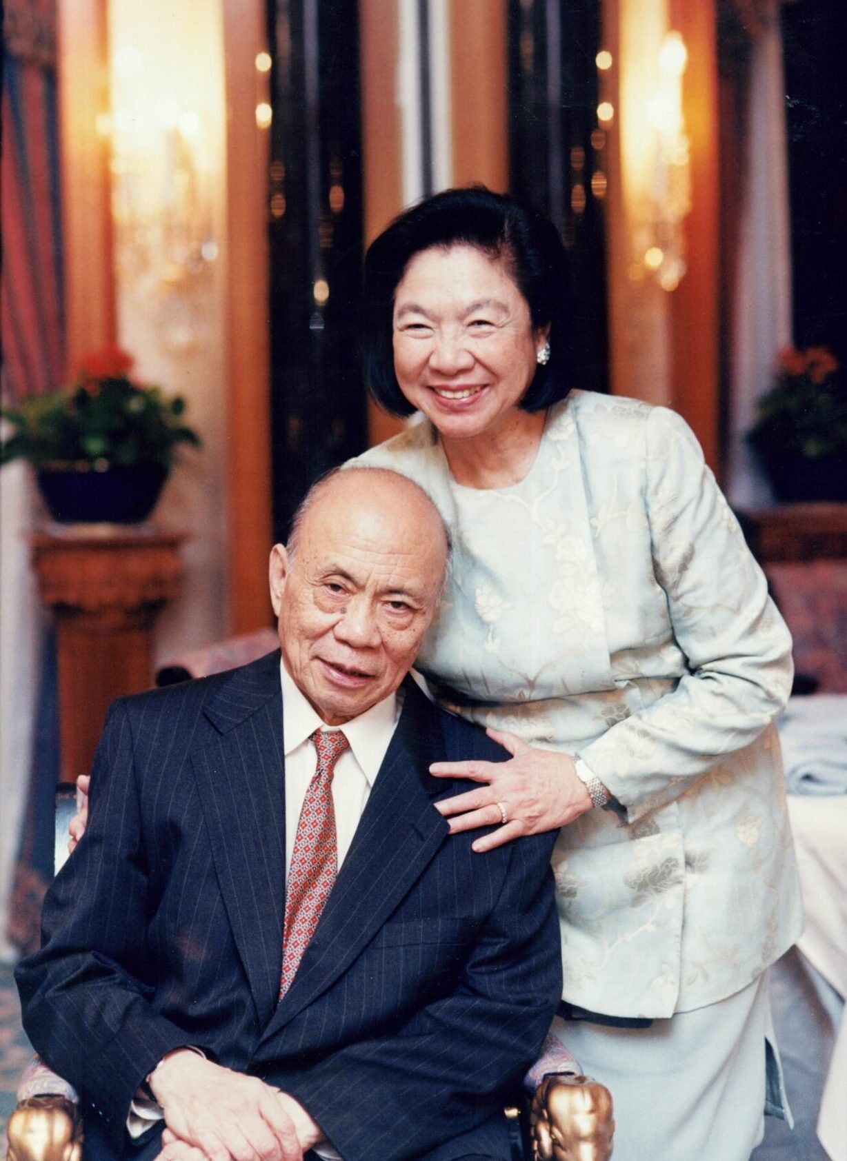 胡世昌醫生及胡周妙坤女史